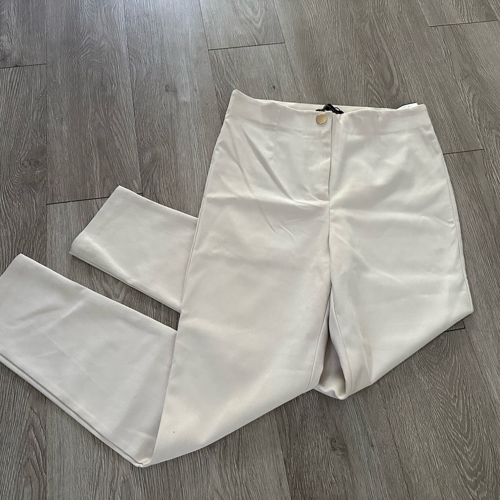 New - Size M- Zara Cream High-Waisted Pants Soft Fabric (micro corduroy pants)
